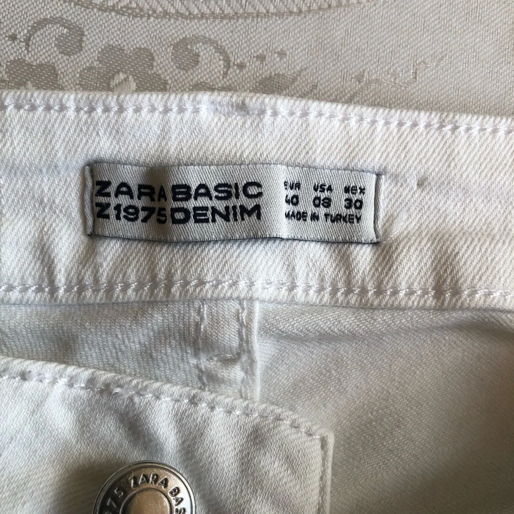 Zara Basic Denim White Embroidered Skinny Jeans Pants Women’s Size 8 Elastic